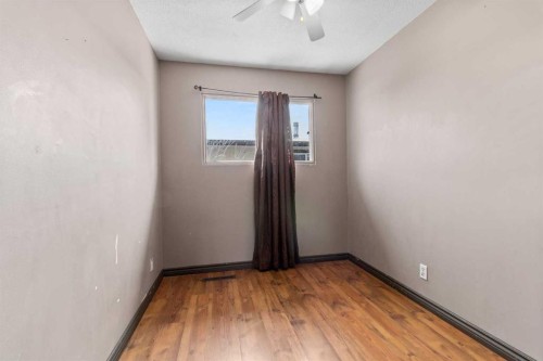 38 Ogden Avenue, Red Deer, AB - Indoor Photo Showing Other Room