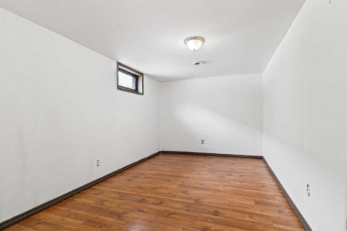 38 Ogden Avenue, Red Deer, AB - Indoor Photo Showing Other Room