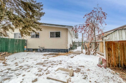 38 Ogden Avenue, Red Deer, AB - Outdoor