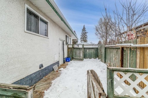 38 Ogden Avenue, Red Deer, AB - Outdoor