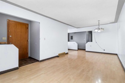 38 Ogden Avenue, Red Deer, AB - Indoor Photo Showing Other Room