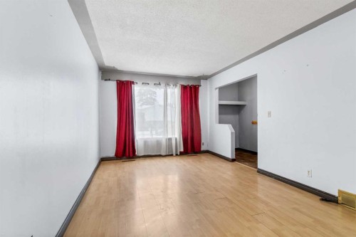 38 Ogden Avenue, Red Deer, AB - Indoor Photo Showing Other Room