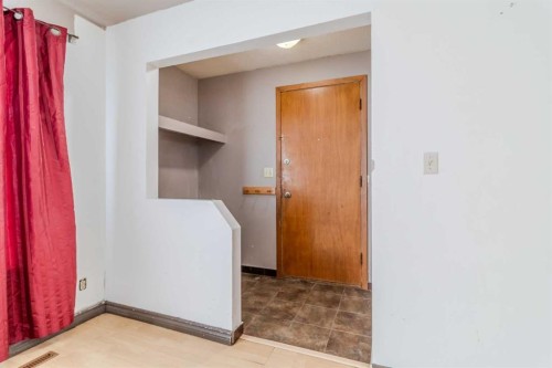 38 Ogden Avenue, Red Deer, AB - Indoor Photo Showing Other Room