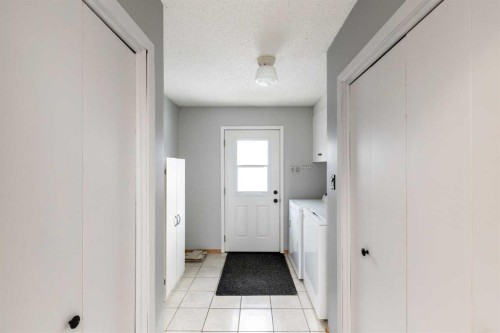 4919 46 Street, Innisfail, AB - Indoor Photo Showing Other Room