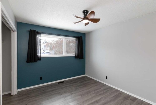 4919 46 Street, Innisfail, AB - Indoor Photo Showing Other Room