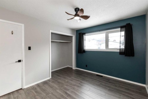 4919 46 Street, Innisfail, AB - Indoor Photo Showing Other Room