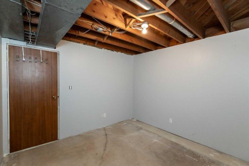 4919 46 Street, Innisfail, AB - Indoor Photo Showing Basement