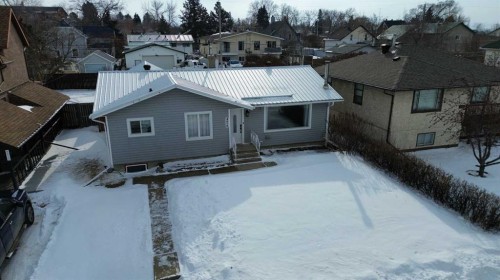 4919 46 Street, Innisfail, AB - Outdoor