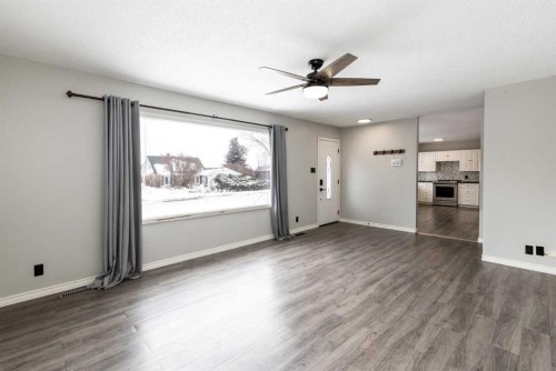 4919 46 Street, Innisfail, AB - Indoor