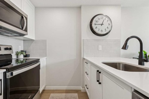 1108-135 Mahogany Parade Se, Calgary, AB - Indoor Photo Showing Kitchen With Upgraded Kitchen