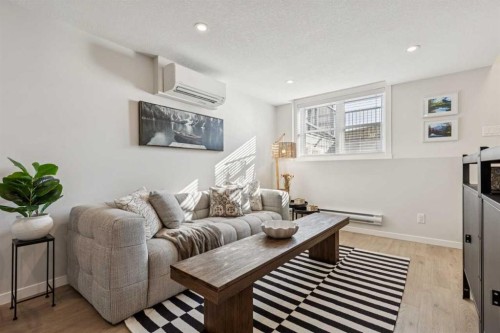 1108-135 Mahogany Parade Se, Calgary, AB - Indoor Photo Showing Living Room