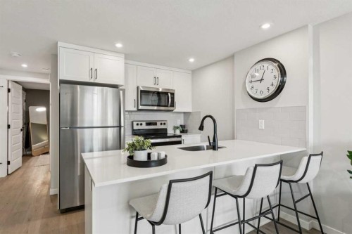 1108-135 Mahogany Parade Se, Calgary, AB - Indoor Photo Showing Kitchen With Upgraded Kitchen