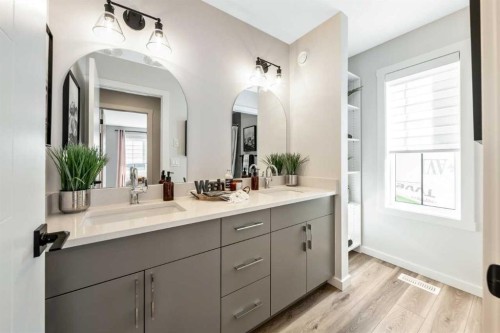 154 Osprey Hill Way Sw, Calgary, AB - Indoor Photo Showing Bathroom