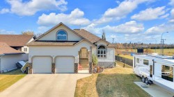 3905 39 Street Close  Ponoka, AB T4J 1A9