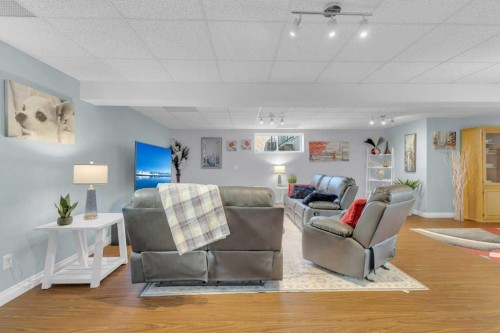 3905 39 Street Close, Ponoka, AB - Indoor