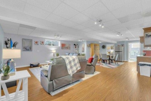 3905 39 Street Close, Ponoka, AB - Indoor