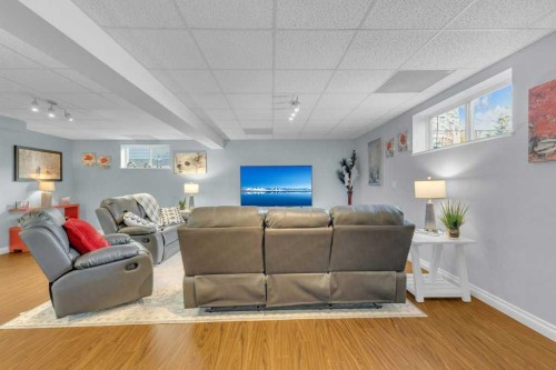 3905 39 Street Close, Ponoka, AB - Indoor