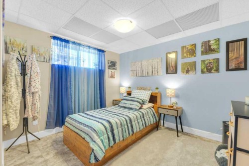 3905 39 Street Close, Ponoka, AB - Indoor Photo Showing Bedroom
