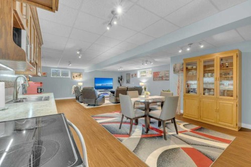 3905 39 Street Close, Ponoka, AB - Indoor