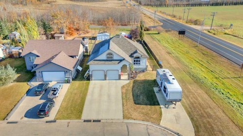 3905 39 Street Close, Ponoka, AB - Outdoor
