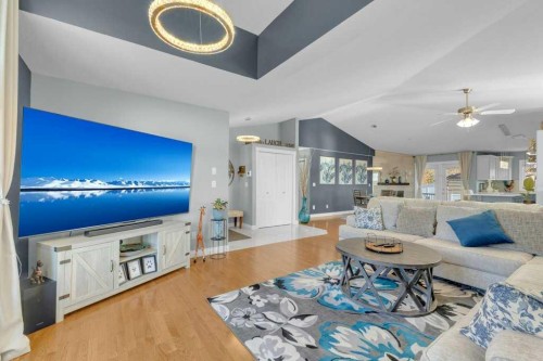 3905 39 Street Close, Ponoka, AB - Indoor Photo Showing Living Room