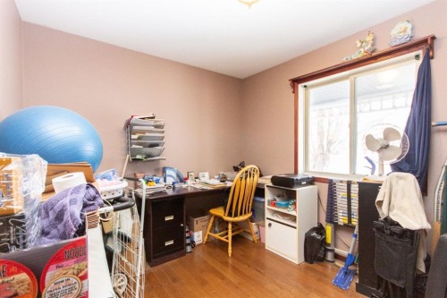 66 Stanford Boulevard, Blackfalds, AB - Indoor Photo Showing Office