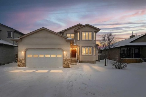 5 Lincoln Street  Sylvan Lake, AB T4S 2R1