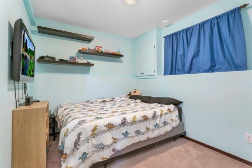 67 Garden Road, Lacombe, AB - Indoor Photo Showing Bedroom