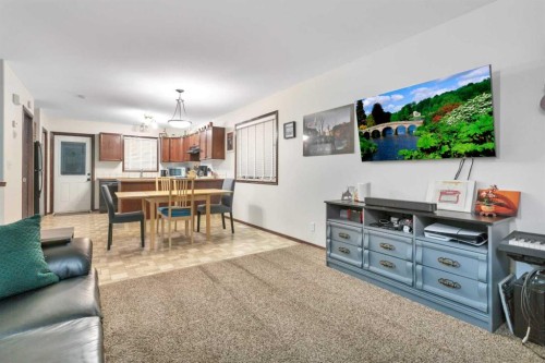 67 Garden Road, Lacombe, AB - Indoor