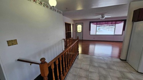 4618 Westminster Avenue, Coronation, AB - Indoor Photo Showing Other Room