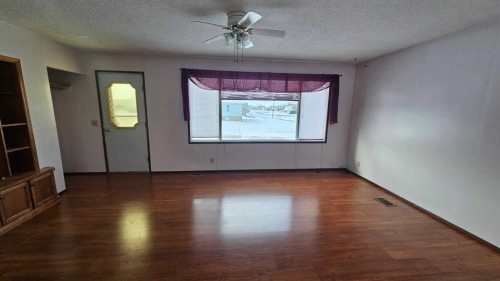 4618 Westminster Avenue, Coronation, AB - Indoor Photo Showing Other Room