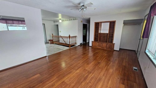 4618 Westminster Avenue, Coronation, AB - Indoor Photo Showing Other Room