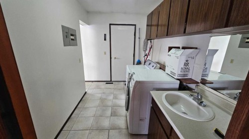 4618 Westminster Avenue, Coronation, AB - Indoor Photo Showing Other Room