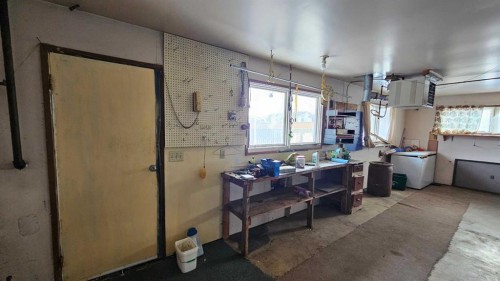 4618 Westminster Avenue, Coronation, AB - Indoor