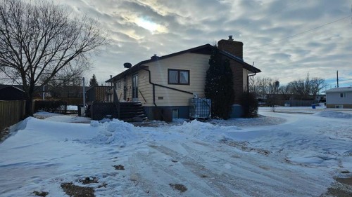 4618 Westminster Avenue, Coronation, AB - Outdoor