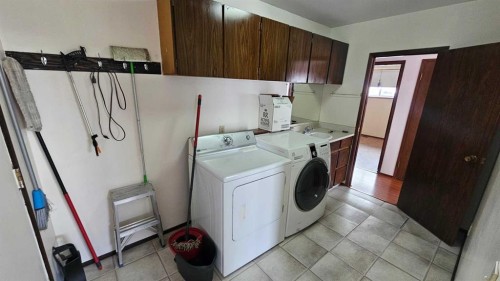 4618 Westminster Avenue, Coronation, AB - Indoor Photo Showing Laundry Room