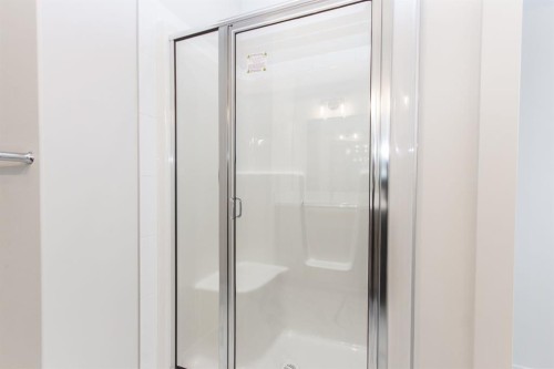 37 Terra Close, Red Deer, AB - Indoor Photo Showing Bathroom