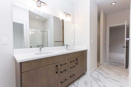 37 Terra Close, Red Deer, AB - Indoor Photo Showing Bathroom