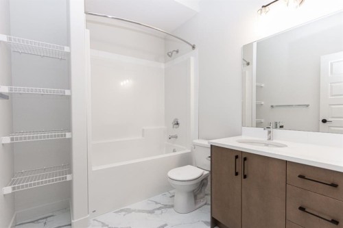 37 Terra Close, Red Deer, AB - Indoor Photo Showing Bathroom