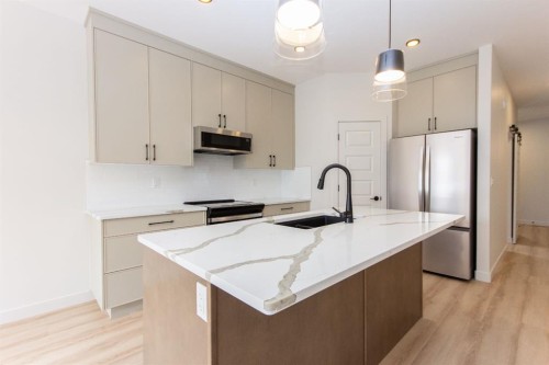 37 Terra Close, Red Deer, AB - Indoor Photo Showing Kitchen With Stainless Steel Kitchen With Upgraded Kitchen