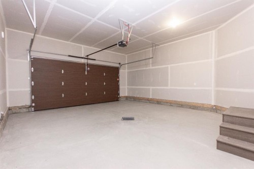 41 Terra Close, Red Deer, AB - Indoor Photo Showing Garage