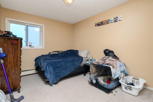 405-5418 52 Street, Camrose, AB - Indoor Photo Showing Bedroom