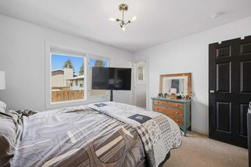 124 Martin Close, Red Deer, AB - Indoor Photo Showing Bedroom