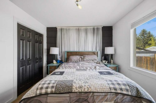 124 Martin Close, Red Deer, AB - Indoor Photo Showing Bedroom