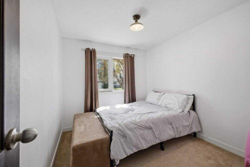 124 Martin Close, Red Deer, AB - Indoor Photo Showing Bedroom