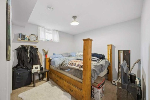 124 Martin Close, Red Deer, AB - Indoor Photo Showing Bedroom