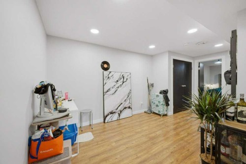 124 Martin Close, Red Deer, AB - Indoor Photo Showing Other Room