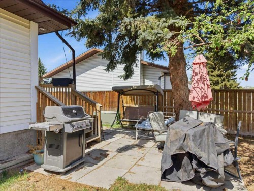 124 Martin Close, Red Deer, AB - Outdoor With Exterior