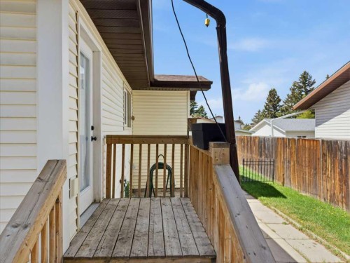 124 Martin Close, Red Deer, AB - Outdoor With Exterior