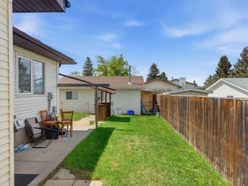 124 Martin Close, Red Deer, AB - Outdoor With Exterior